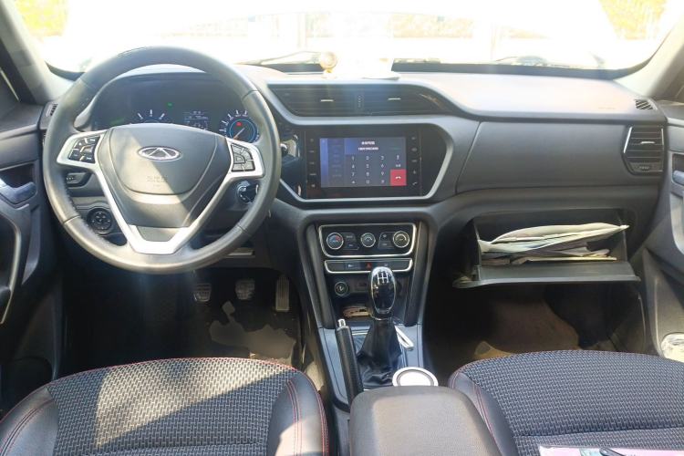 Used Chery Tiggo 3 2016 1.6L Manual ZhiShang Edition Center Console