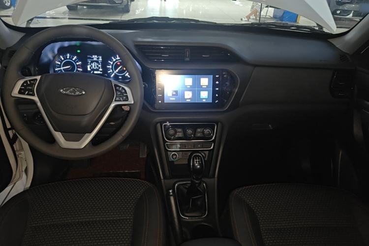 Used Chery Tiggo 3 2016 1.6L Manual ZhiShang Edition Center Console