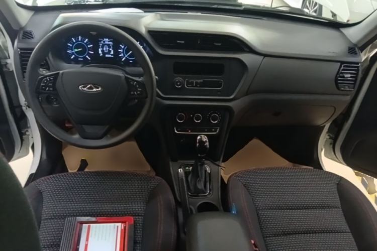 Used Chery Tiggo 3 2016 1.6L CVT Fashion Edition Center Console