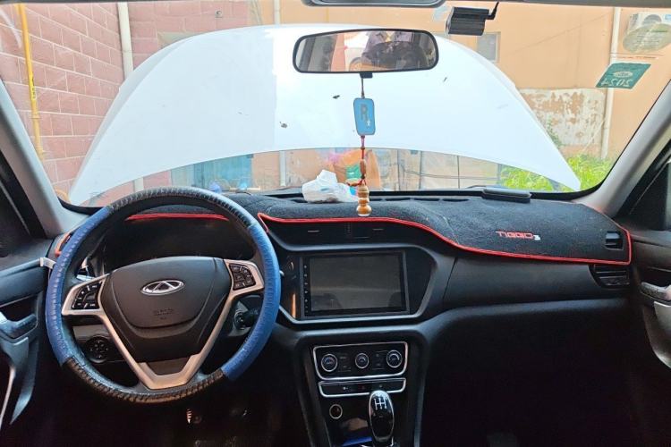 Used Chery Tiggo 3 2016 1.6L Manual ZhiShang Edition Center Console