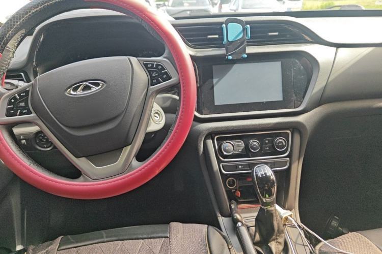 Used Chery Tiggo 3 2016 1.6L Manual ZhiShang Edition Center Console