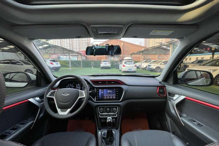 Used Chery Tiggo 3 2016 1.6L Manual ZhiShang Edition Center Console