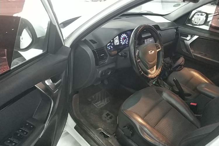 Used Chery Tiggo 3 2016 1.6L CVT ZhiShang Edition Driver Seat