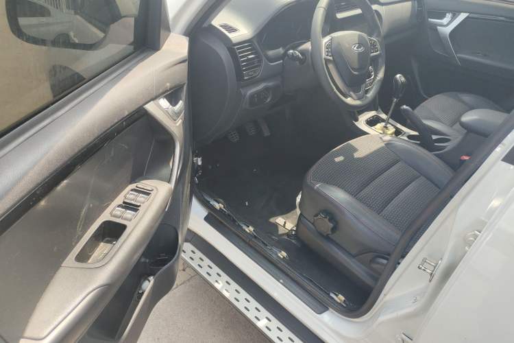 Used Chery Tiggo 3 2016 1.6L Manual ZhiShang Edition Driver Seat