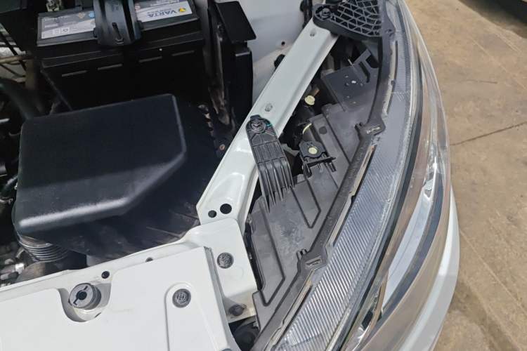 Used Chery Tiggo 3 2016 1.6L CVT Fashion Edition Engine Bay Left