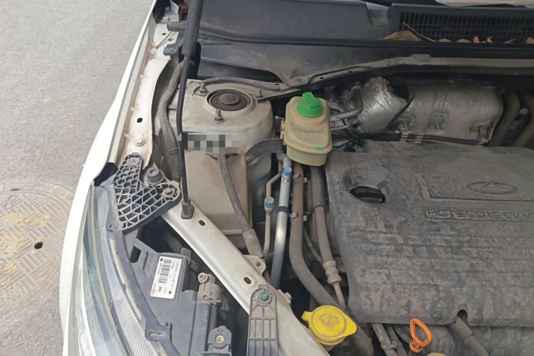 Used Chery Tiggo 3 2016 1.6L Manual ZhiShang Edition Engine Bay Right