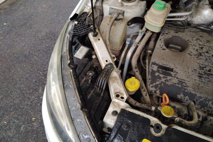 Used Chery Tiggo 3 2016 1.6L Manual ZhiShang Edition Engine Bay Right
