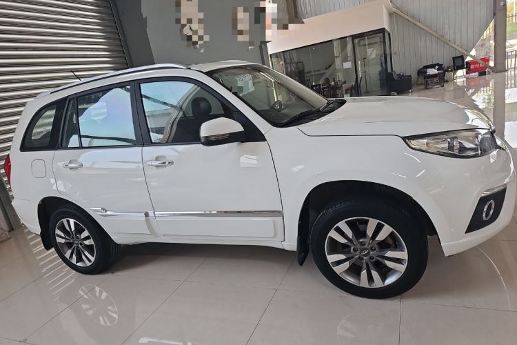 Used Chery Tiggo 3 2016 1.6L Manual ZhiShang Edition Exterior 2