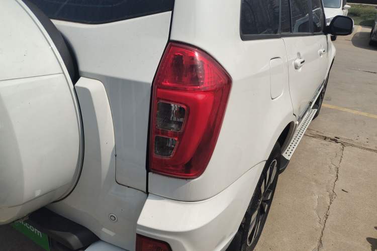 Used Chery Tiggo 3 2016 1.6L Manual ZhiShang Edition Exterior 3