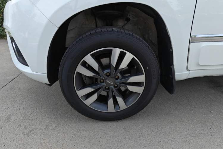 Used Chery Tiggo 3 2016 1.6L Manual ZhiShang Edition Exterior 4