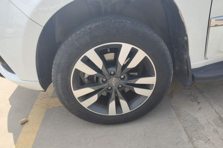 Used Chery Tiggo 3 2016 1.6L Manual ZhiShang Edition Exterior 4