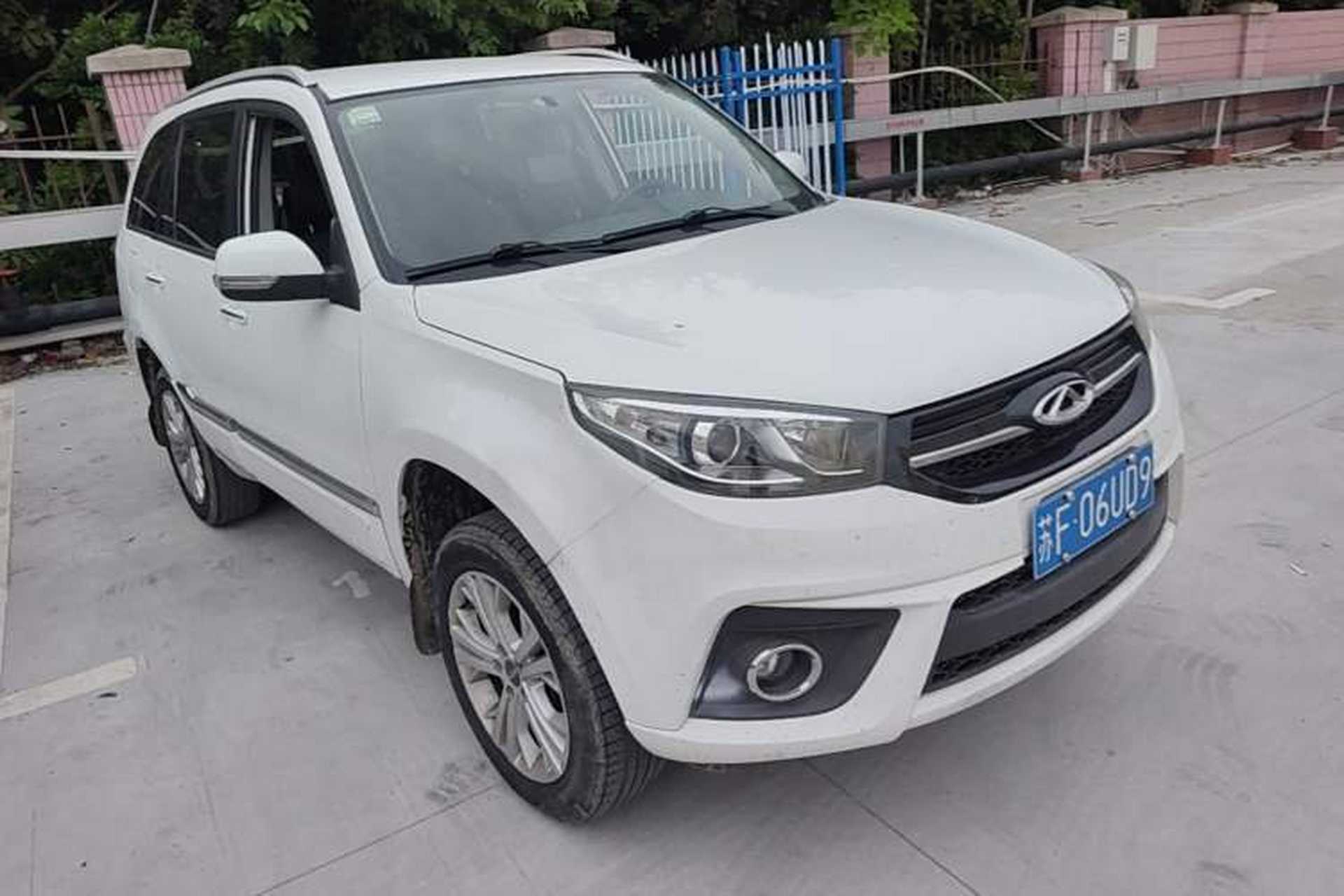 Used Chery Tiggo 3 2016 1.6L CVT Fashion Edition Front Right 45 Deg