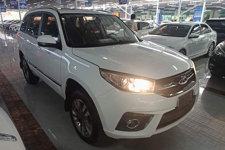 Used Chery Tiggo 3 2016 1.6L Manual ZhiShang Edition Front Right 45 Deg