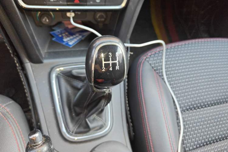 Used Chery Tiggo 3 2016 1.6L Manual ZhiShang Edition Gear Lever
