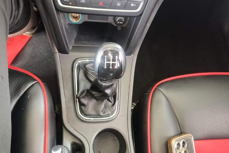 Used Chery Tiggo 3 2016 1.6L Manual Fashion Edition Gear Lever