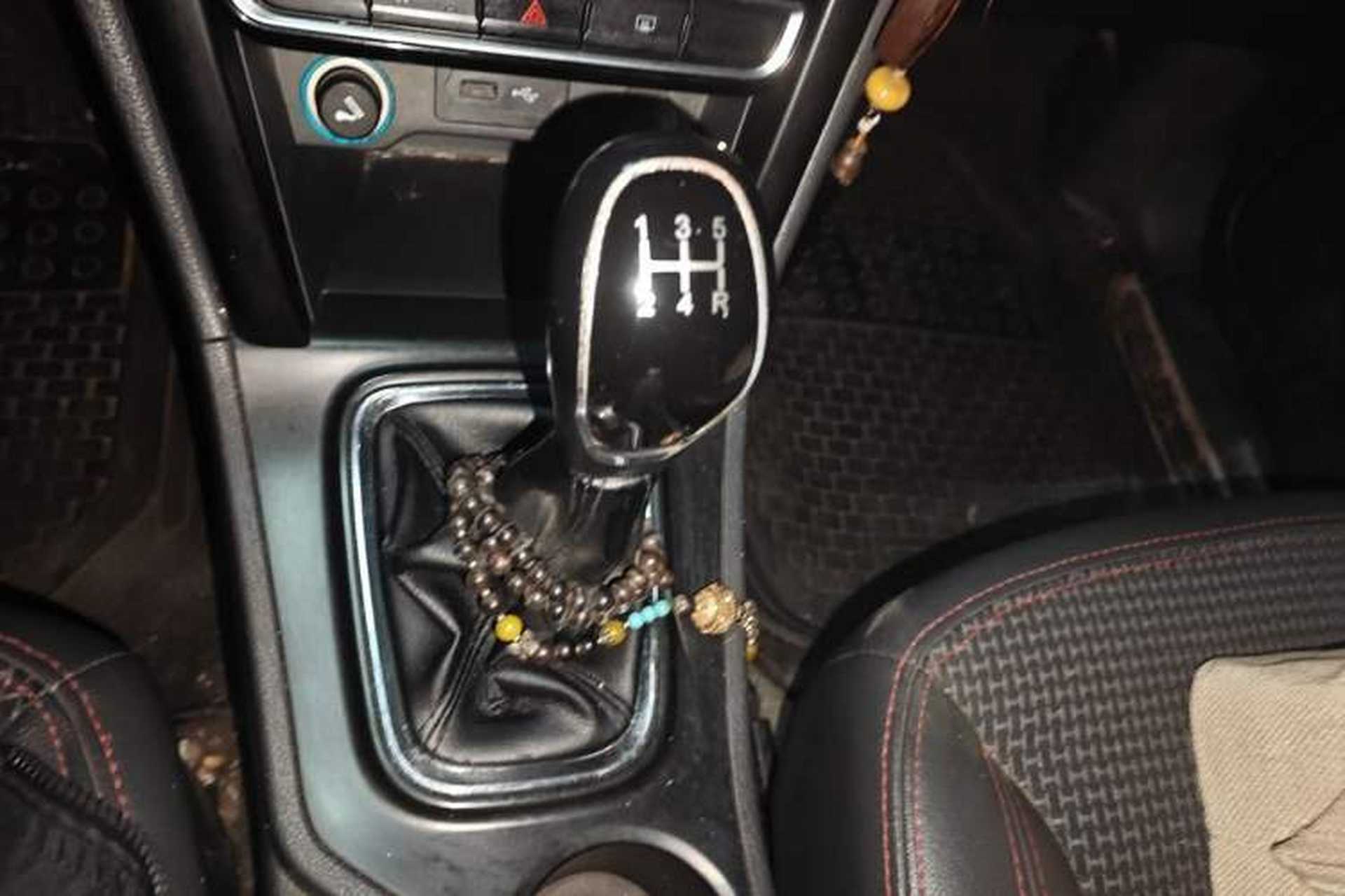 Used Chery Tiggo 3 2016 1.6L Manual ZhiShang Edition Gear Lever