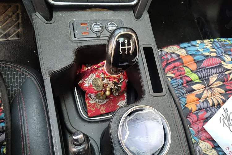 Used Chery Tiggo 3 2016 1.6L Manual ZhiShang Edition Gear Lever
