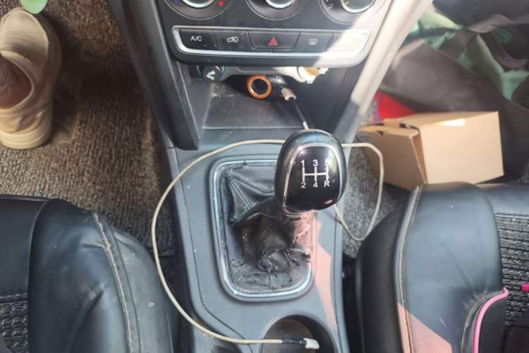 Used Chery Tiggo 3 2016 1.6L Manual Fashion Edition Gear Lever