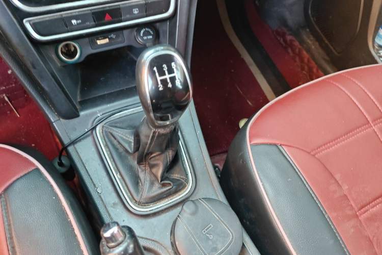 Used Chery Tiggo 3 2016 1.6L Manual ZhiShang Edition Gear Lever