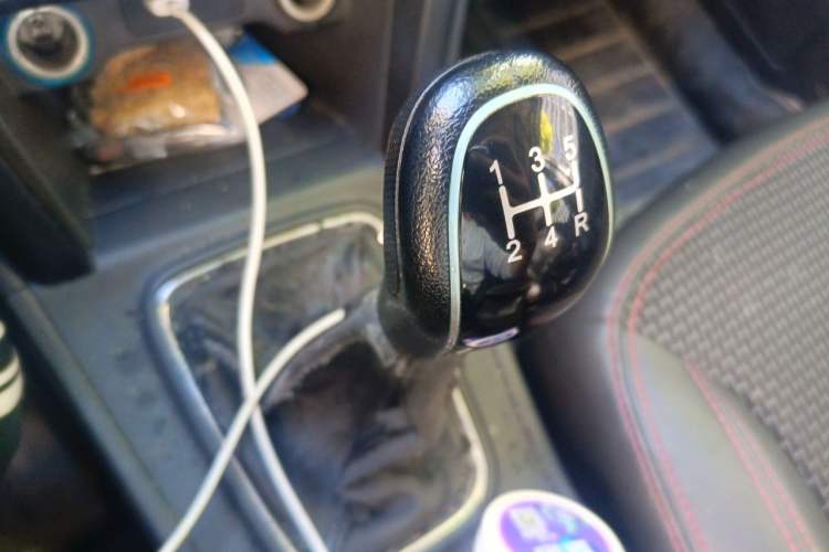 Used Chery Tiggo 3 2016 1.6L Manual ZhiShang Edition Gear Lever