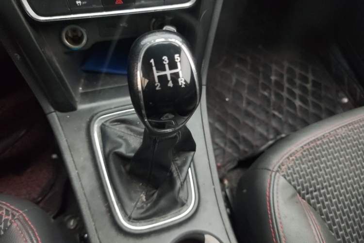 Used Chery Tiggo 3 2016 1.6L Manual ZhiShang Edition Gear Lever