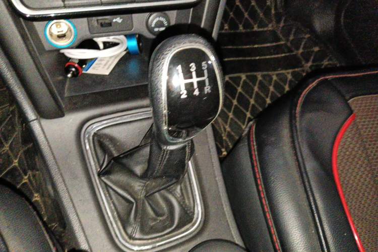 Used Chery Tiggo 3 2016 1.6L Manual ZhiShang Edition Gear Lever