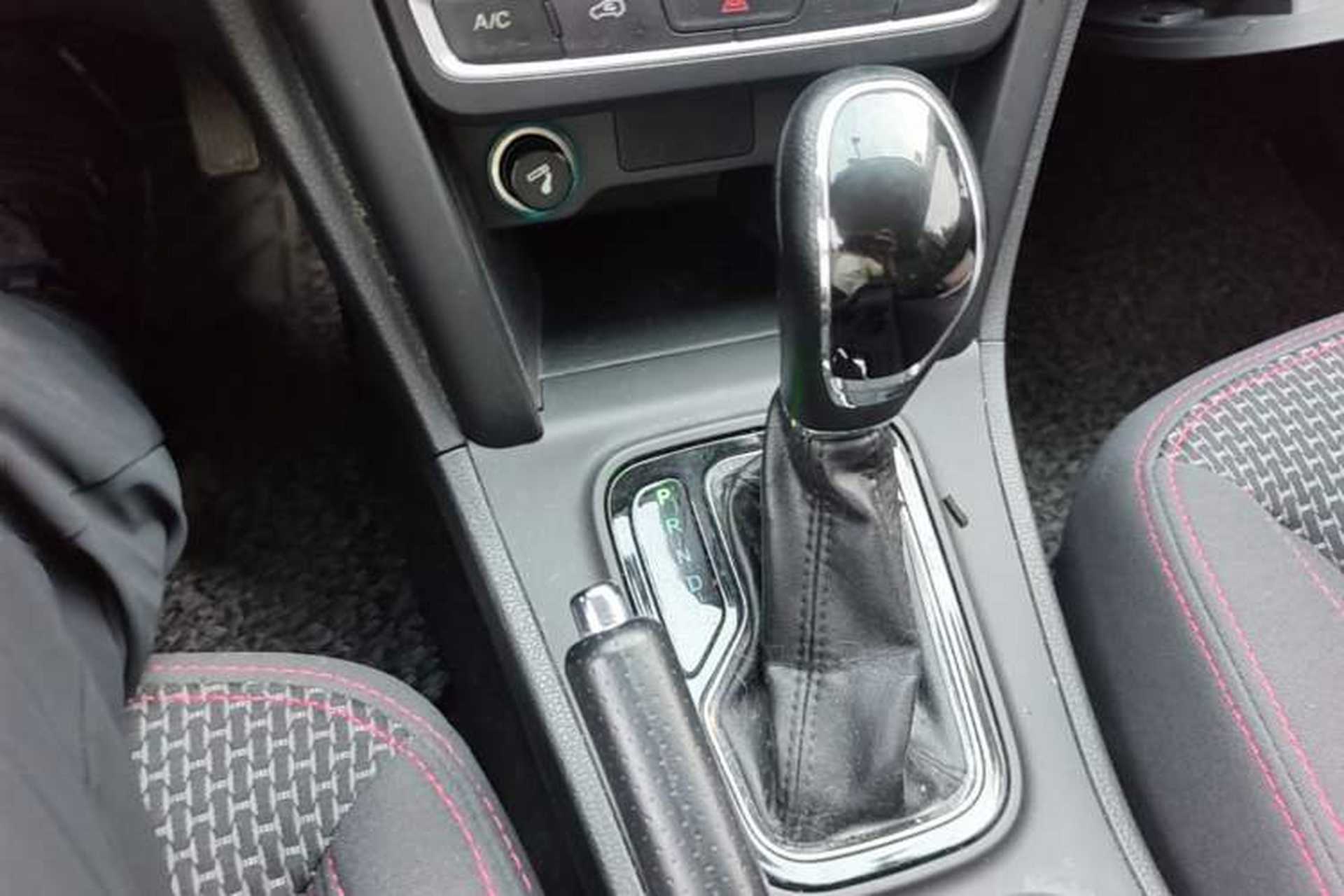 Used Chery Tiggo 3 2016 1.6L CVT Fashion Edition Gear Lever