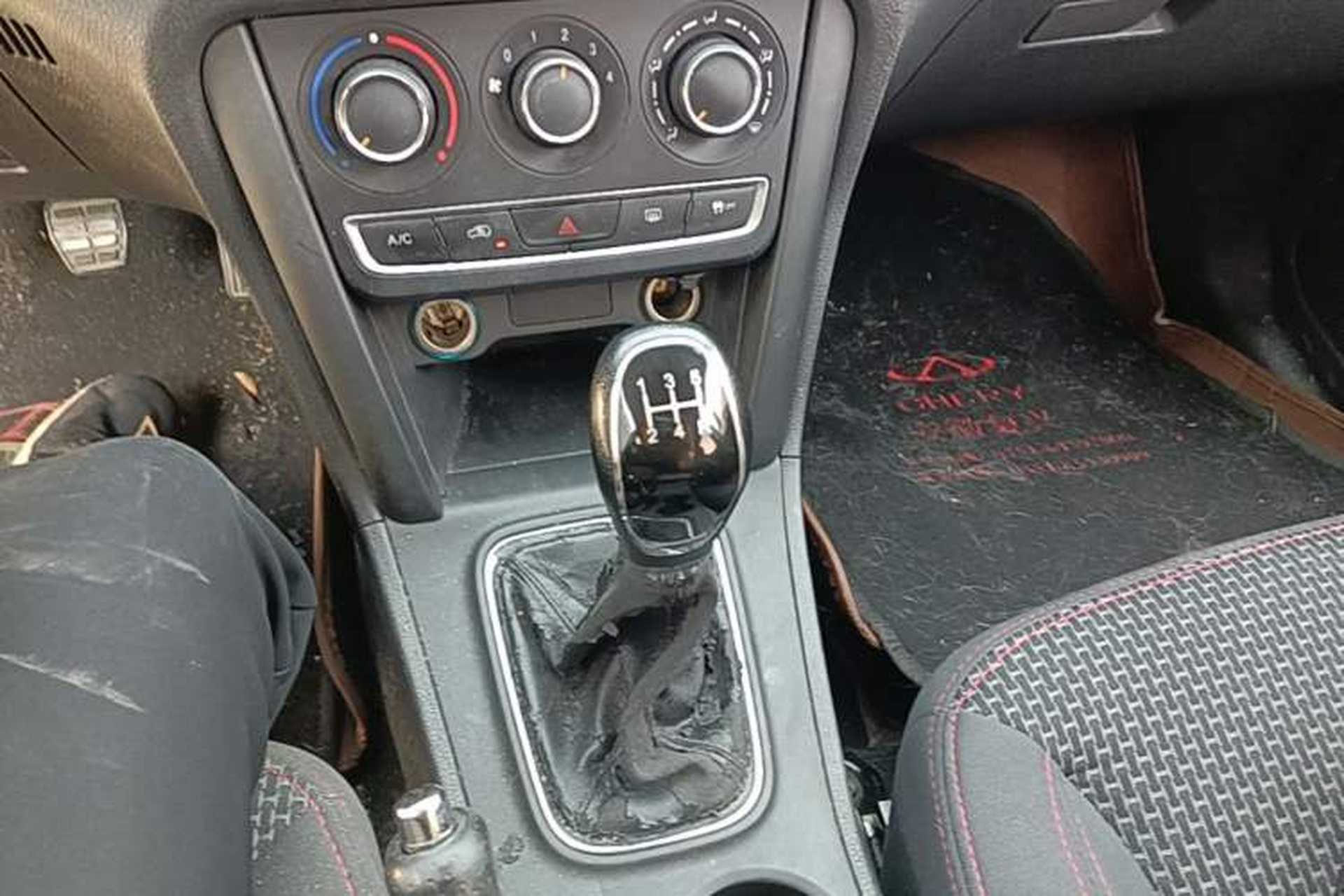 Used Chery Tiggo 3 2016 1.6L Manual Fashion Edition Gear Lever