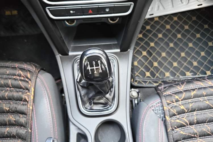 Used Chery Tiggo 3 2016 1.6L Manual ZhiShang Edition Gear Lever