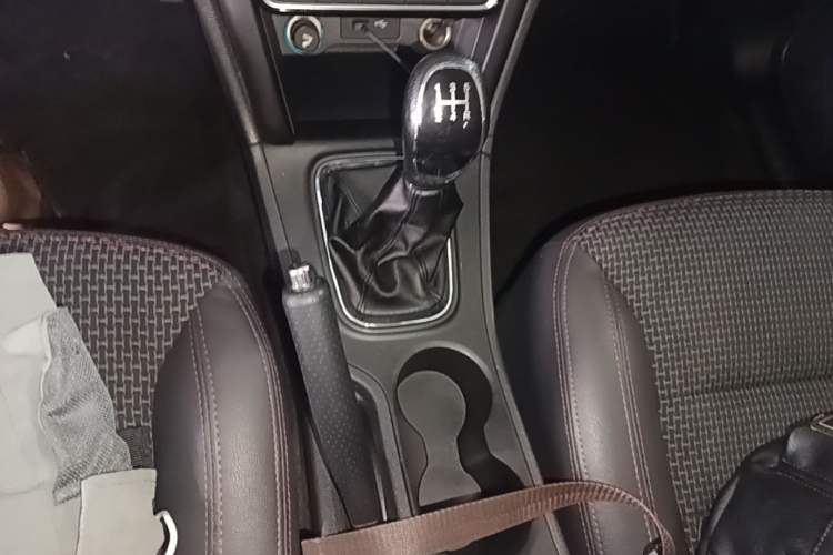Used Chery Tiggo 3 2016 1.6L Manual ZhiShang Edition Gear Lever