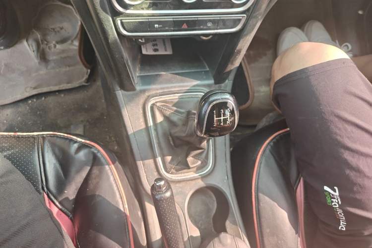 Used Chery Tiggo 3 2016 1.6L Manual ZhiShang Edition Gear Lever