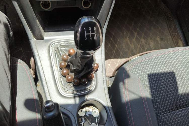 Used Chery Tiggo 3 2016 1.6L Manual Fashion Edition Gear Lever