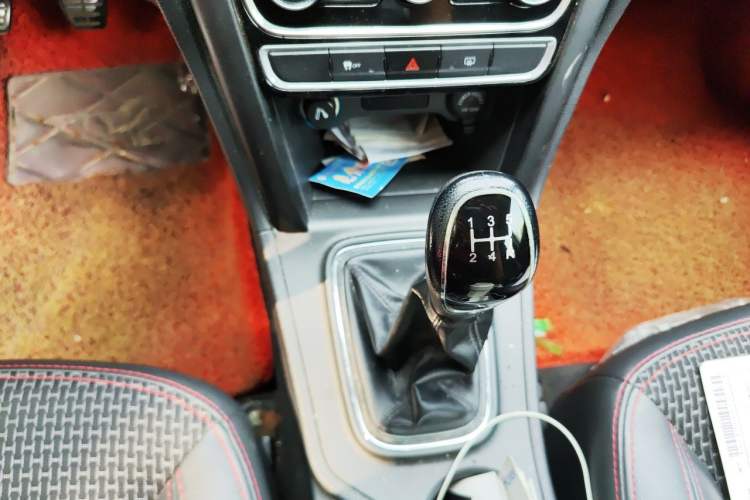 Used Chery Tiggo 3 2016 1.6L Manual ZhiShang Edition Gear Lever