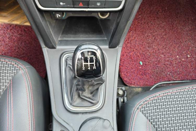 Used Chery Tiggo 3 2016 1.6L Manual ZhiShang Edition Gear Lever