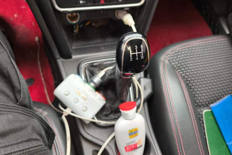 Used Chery Tiggo 3 2016 1.6L Manual ZhiShang Edition Gear Lever
