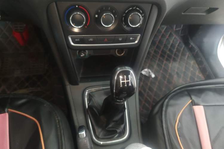 Used Chery Tiggo 3 2016 1.6L Manual Fashion Edition Gear Lever