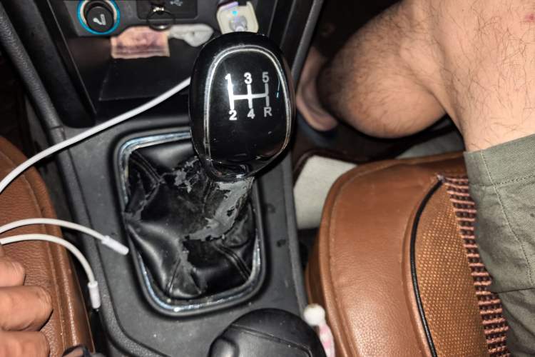 Used Chery Tiggo 3 2016 1.6L Manual ZhiShang Edition Gear Lever