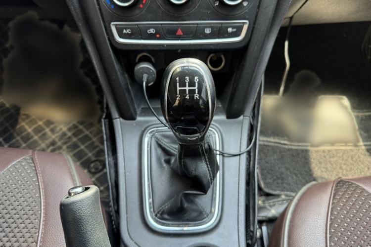 Used Chery Tiggo 3 2016 1.6L Manual Fashion Edition Gear Lever
