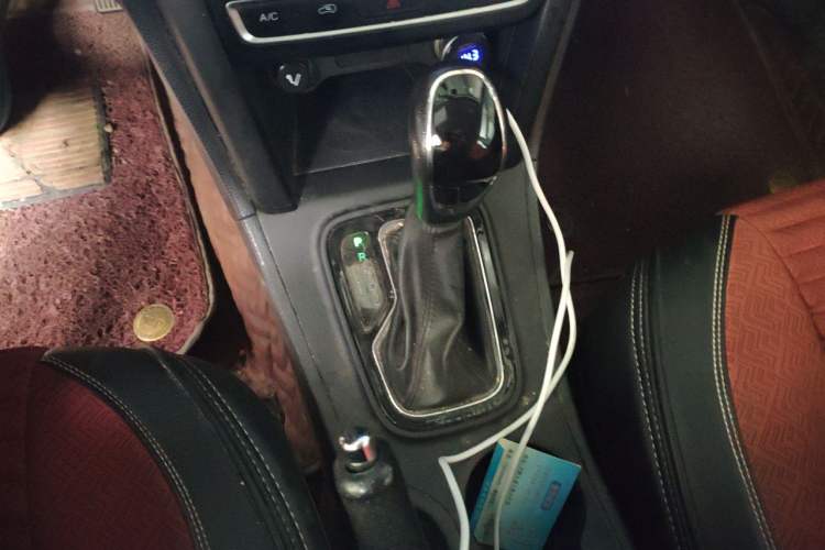 Used Chery Tiggo 3 2016 1.6L CVT Fashion Edition Gear Lever