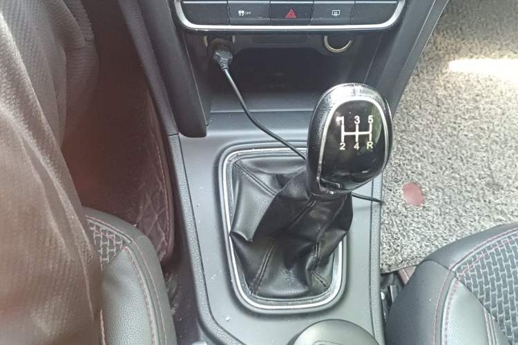 Used Chery Tiggo 3 2016 1.6L Manual ZhiShang Edition Gear Lever