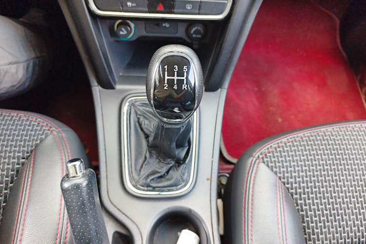 Used Chery Tiggo 3 2016 1.6L Manual ZhiShang Edition Gear Lever