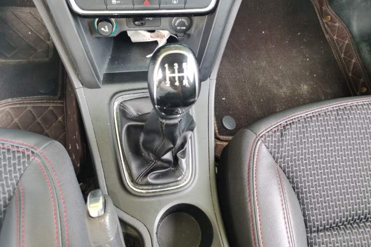 Used Chery Tiggo 3 2016 1.6L Manual ZhiShang Edition Gear Lever