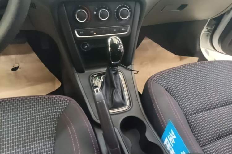 Used Chery Tiggo 3 2016 1.6L CVT Fashion Edition Gear Lever