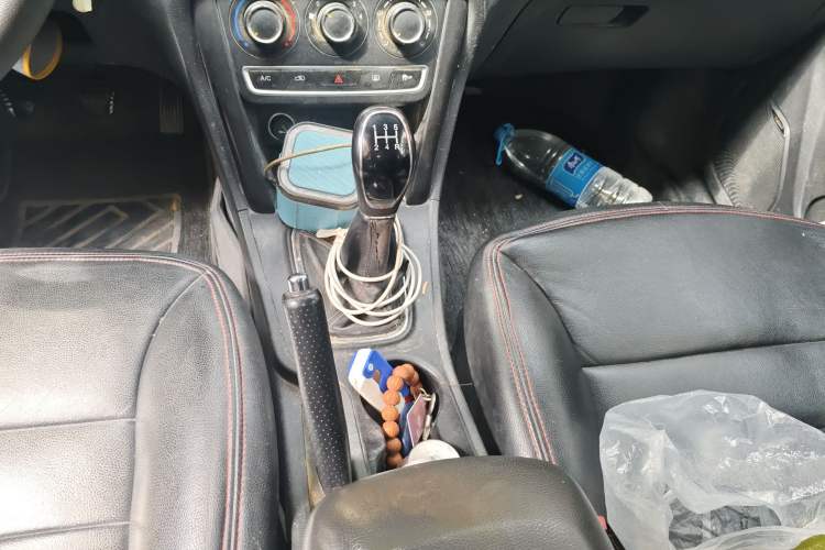 Used Chery Tiggo 3 2016 1.6L Manual Fashion Edition Gear Lever