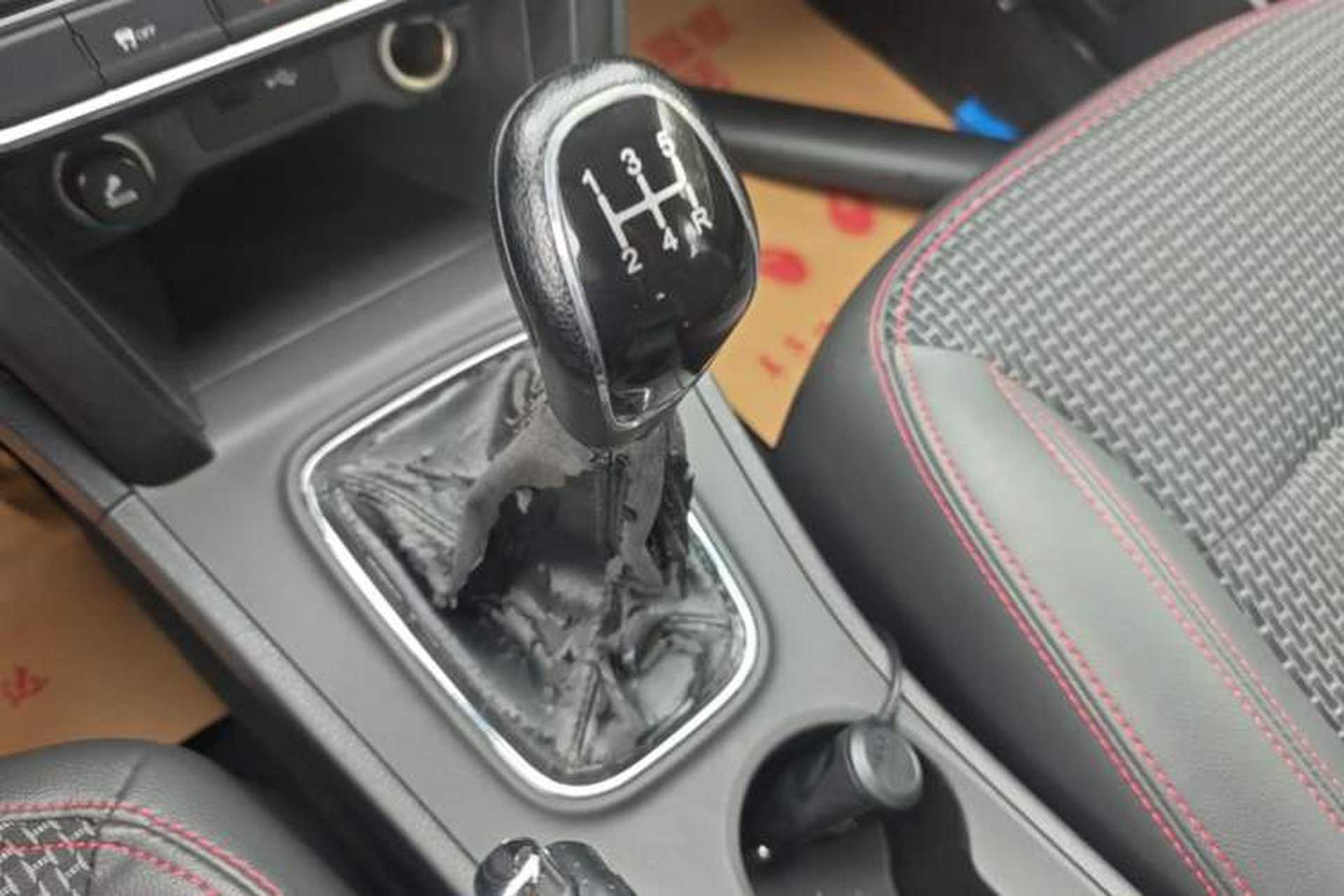 Used Chery Tiggo 3 2016 1.6L Manual ZhiShang Edition Gear Lever