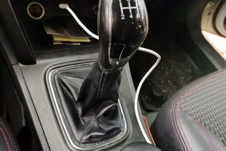 Used Chery Tiggo 3 2016 1.6L Manual ZhiShang Edition Gear Lever