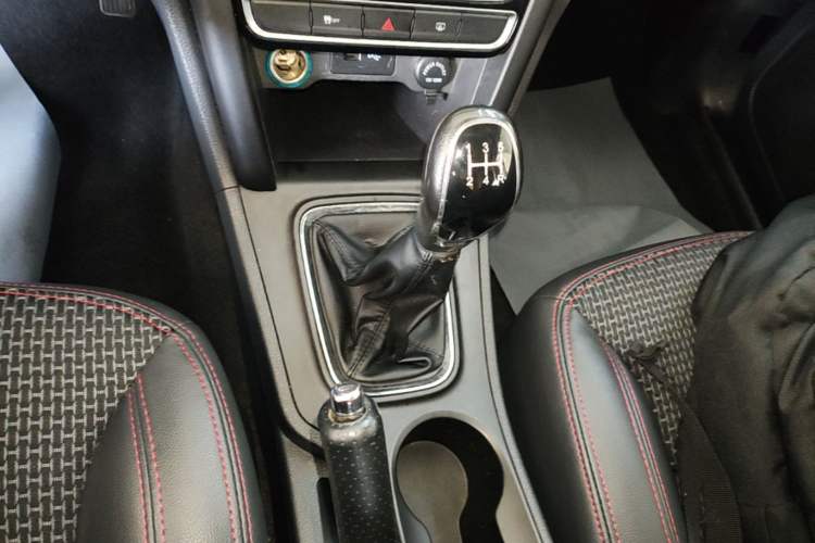 Used Chery Tiggo 3 2016 1.6L Manual ZhiShang Edition Gear Lever
