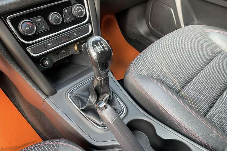 Used Chery Tiggo 3 2016 1.6L Manual ZhiShang Edition Gear Lever