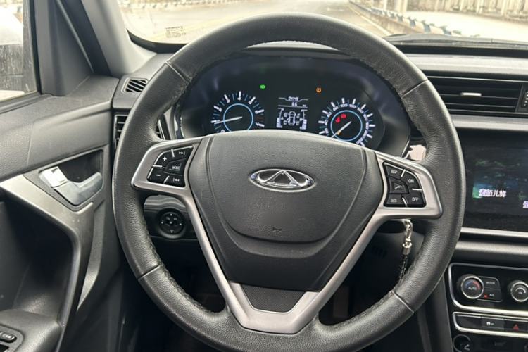 Used Chery Tiggo 3 2016 1.6L Manual ZhiShang Edition Interior 1