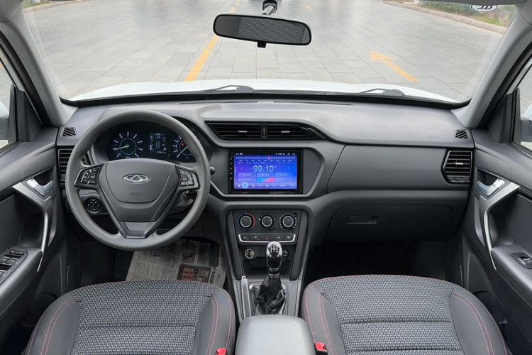 Used Chery Tiggo 3 2016 1.6L Manual Fashion Edition Interior 2